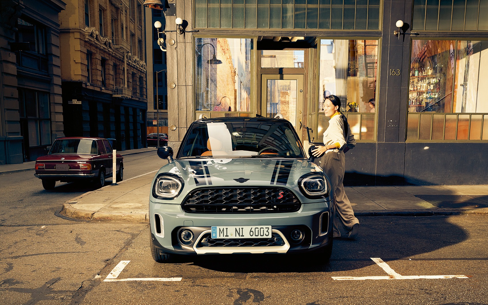 MINI Countryman mit Frau