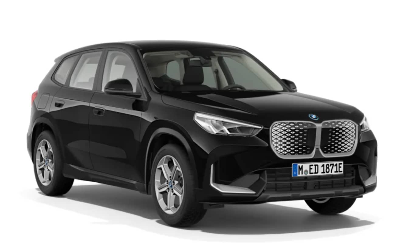 BMW iX1 eDrive20 Schwarz uni mit 18" LMR Sternspeiche 865