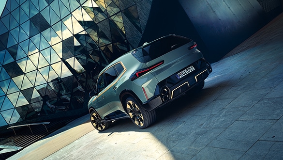 bmw-xm-heck-galerie