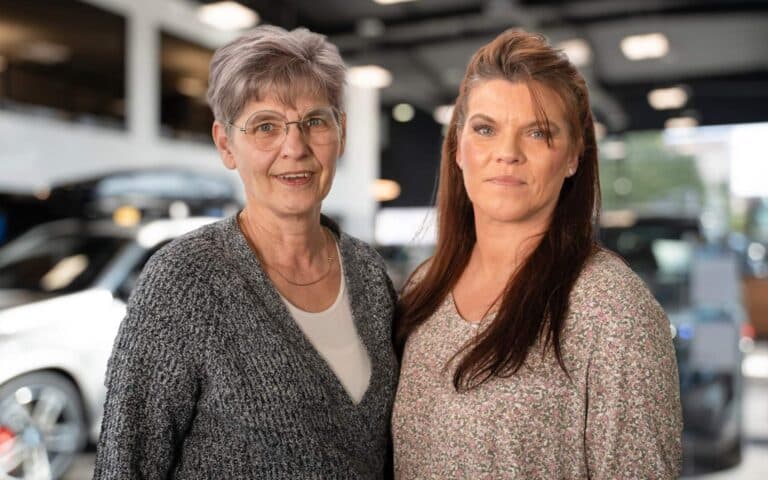 Service Team Mitarbeiter vom BMW Autohaus Ehrl in Dessau Gruppenfoto