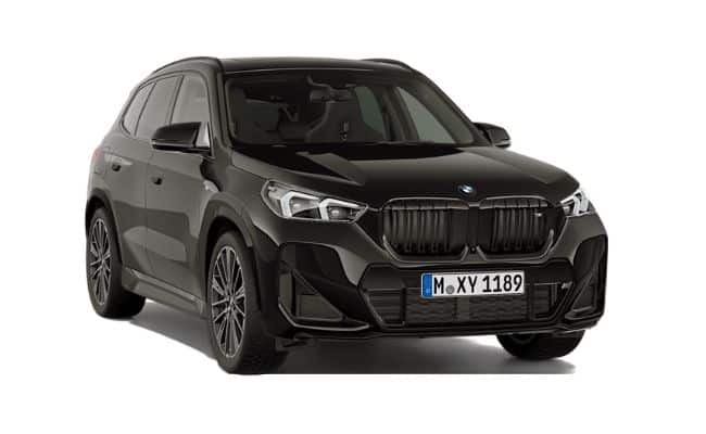 Schwarzer BMW SUV in Frontansicht