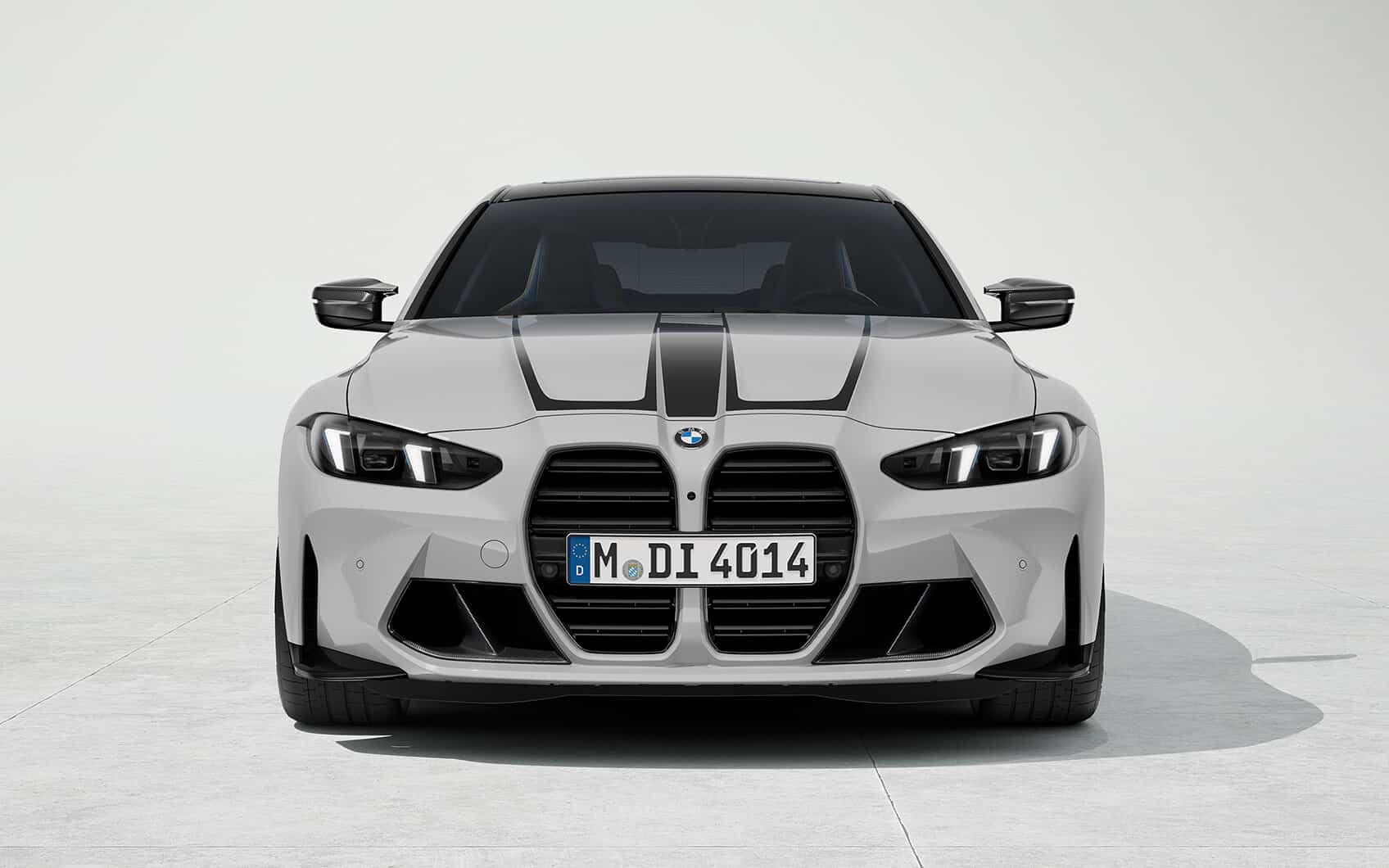 Graues BMW M4 Coupé in Frontansicht